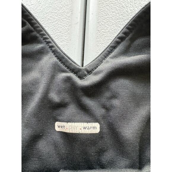 Lululemon Tank w/‎ Built in Bra Womens 4 Black Athletic Criss Cross Back Workout - Picture 2 of 6